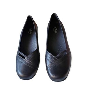 Clark's Artisan Phyllis Bkack Leather 2" Heel Pump Shoes, Women's 9 Wide